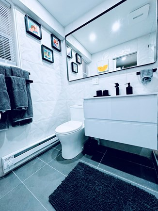 Provincetown Cape Cod vacation rental - Bathroom