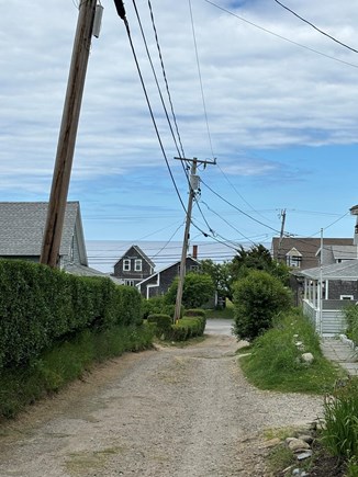 Plymouth MA vacation rental - Walking up the road