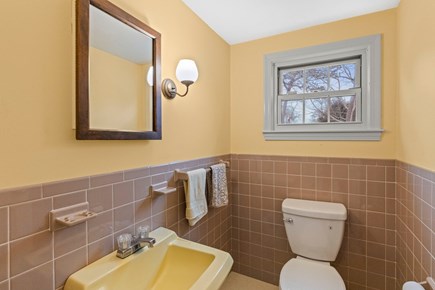 Yarmouth, YMERI Cape Cod vacation rental - Bathroom