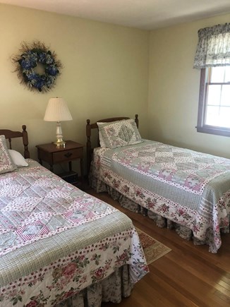 Popponesset, Mashpee Cape Cod vacation rental - Upstairs bedroom (twin beds)