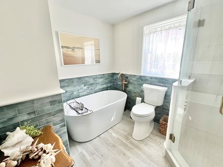 Centerville,  Mid Cape/ Barnestable Cape Cod vacation rental - Master Bathtub