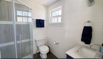 Wellfleet Cape Cod vacation rental - Ensuite bathroom off first floor Primary Bedroom