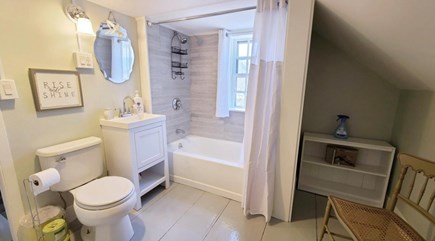 Wellfleet Cape Cod vacation rental - Second floor bathroom with tub