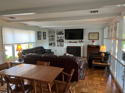 Bourne, Buzzards Bay Cape Cod vacation rental - Living room/dining area