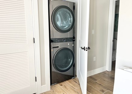 Dennisport Cape Cod vacation rental - Full Size Washer And Dryer