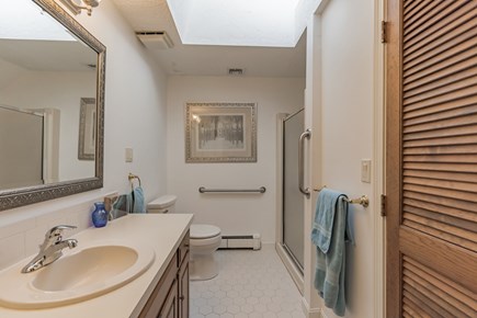 Barnstable, Marstons Mills Cape Cod vacation rental - Master Bathroom