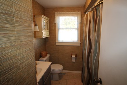 North Truro Cape Cod vacation rental - Full Bathroom