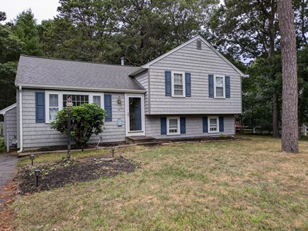 South Yarmouth Cape Cod vacation rental - Front yard