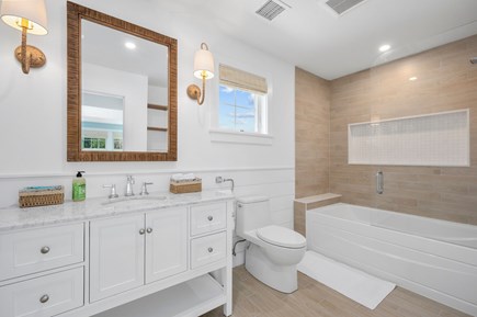 Hyannis Cape Cod vacation rental - Bathroom