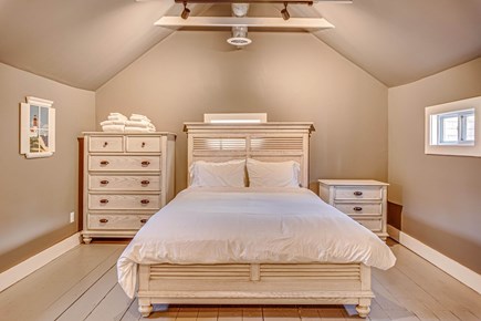 Sandwich Cape Cod vacation rental - Cottage - 1st Floor Bedroom - Queen and bunk beds
