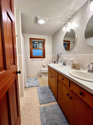 Pocasset Cape Cod vacation rental - Bathroom with shower/tub