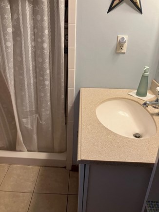 South Yarmouth  Cape Cod vacation rental - Bathroom