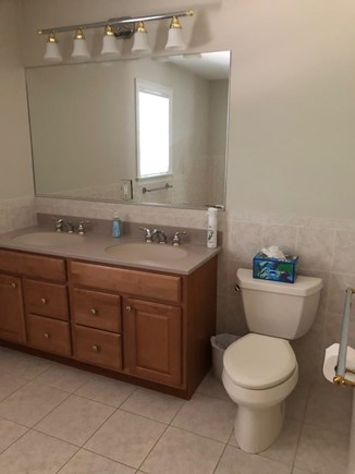 Wellfleet Cape Cod vacation rental - Master bathroom