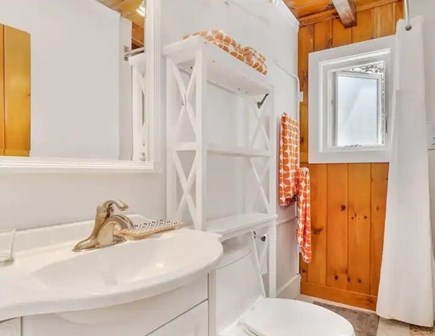 Wellfleet Cape Cod vacation rental - Bathroom