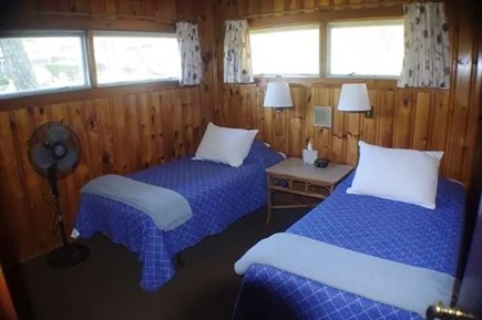 Wellfleet Cape Cod vacation rental - Twins bedroom