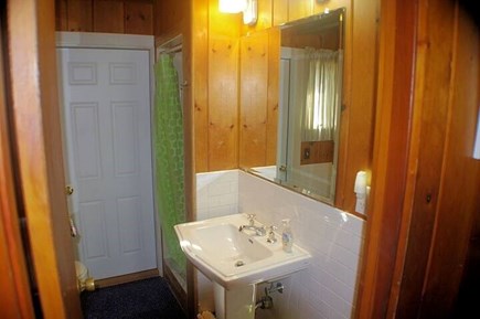 South Wellfleet Cape Cod vacation rental - Full bathroom