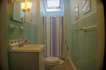 Wellfleet Cape Cod vacation rental - Full bathroom