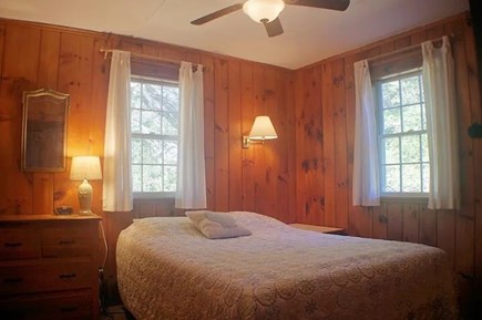 Wellfleet Cape Cod vacation rental - Queen bedroom