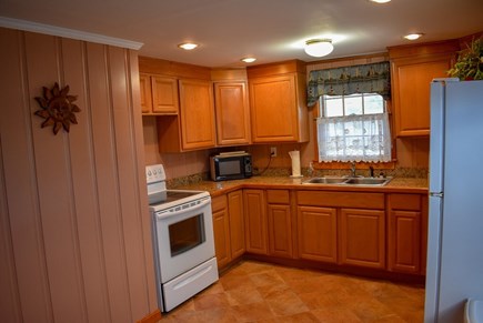 Dennisport   Cape Cod vacation rental - Second kitchen