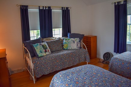 Dennisport   Cape Cod vacation rental - Bedroom with three twin beds