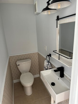 Brewster Cape Cod vacation rental - Half bathroom