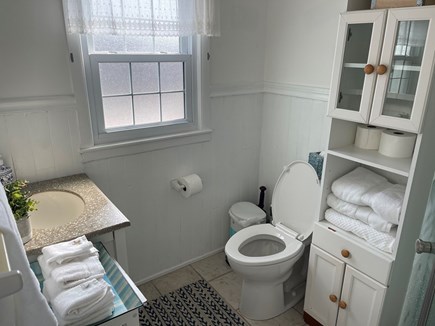 Dennisport Cape Cod vacation rental - Bathroom