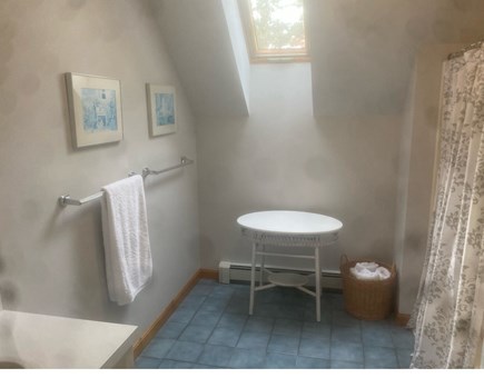 Wellfleet Cape Cod vacation rental - Upstairs bath