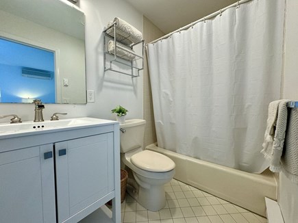 Brewster, Ocean Edge Cape Cod vacation rental - Secondary Bathroom