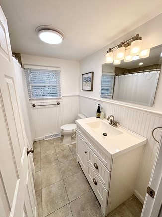 West Yarmouth Cape Cod vacation rental - Main bathroom