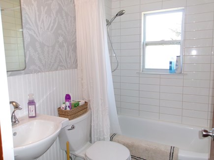 South Yarmouth Cape Cod vacation rental - Bath with tub/shower