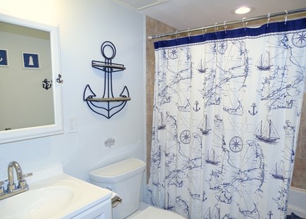 Dennis Port Cape Cod vacation rental - Clean bright full bathroom with tub
