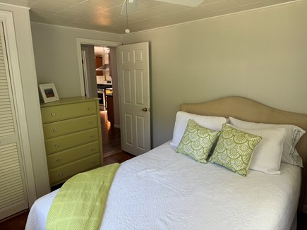 Falmouth, Seacoast Cottage Cape Cod vacation rental - Middle Bedroom