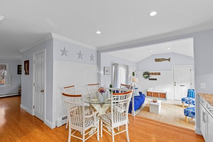 Chatham Cape Cod vacation rental - Enjoy breakfast with the family at this intimate dining table