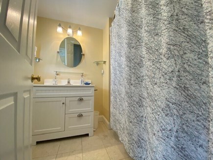 West Yarmouth-Lewis Bay Cape Cod vacation rental - Full Bath