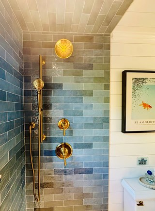 Dennis, Mayflower/Bayview Beach Cape Cod vacation rental - Bath