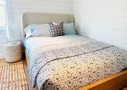 Dennis, Mayflower/Bayview Beach Cape Cod vacation rental - Queen bed