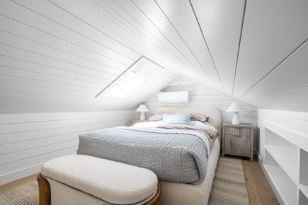 Dennis, Mayflower/Bayview Beach Cape Cod vacation rental - Queen in loft