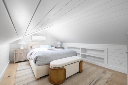 Dennis, Mayflower/Bayview Beach Cape Cod vacation rental - Queen bed in loft
