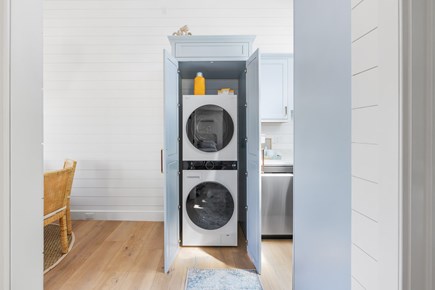 Dennis, Mayflower/Bayview Beach Cape Cod vacation rental - Laundry