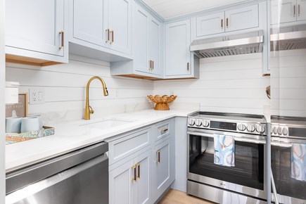 Dennis, Mayflower/Bayview Beach Cape Cod vacation rental - Kitchen