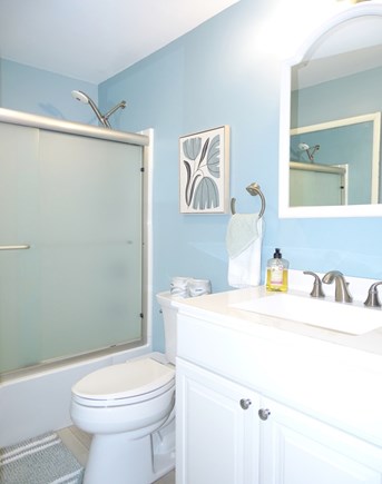 Eastham Cape Cod vacation rental - Upstairs full bathroom with tub