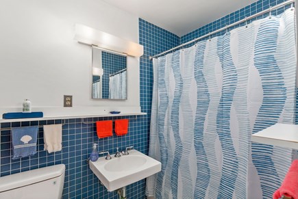 Orleans Cape Cod vacation rental - Main level full bathroom with a tub and shower