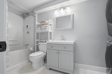 Plymouth, Sagamore Beach MA vacation rental - Bathroom