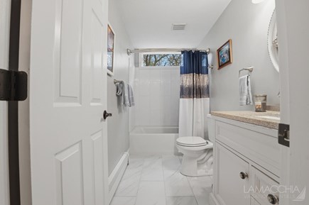 Plymouth, Sagamore Beach MA vacation rental - Bathroom