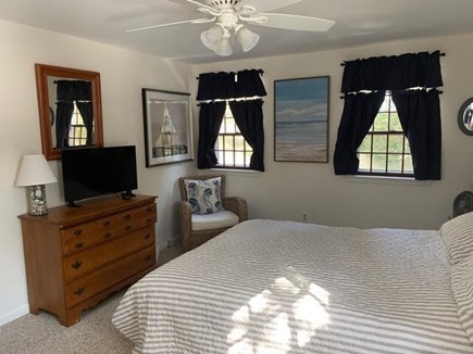 Chatham Cape Cod vacation rental - 2nd Floor Queen Bedroom with TV