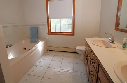 Brewster Cape Cod vacation rental - Primary full bath