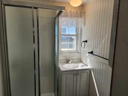 Dennis Port Cozy Cottage Condo Cape Cod vacation rental - Bathroom