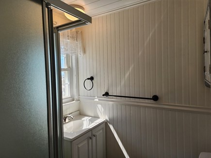 Dennis Port Cozy Cottage Condo Cape Cod vacation rental - Bathroom