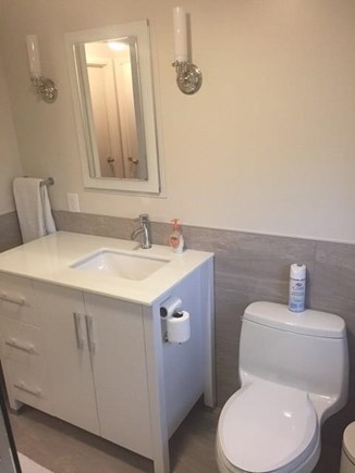 Provincetown Cape Cod vacation rental - Fluu Bath main floor pic 2