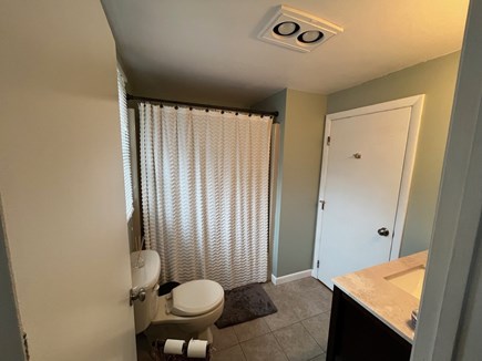 Harwich Cape Cod vacation rental - 2nd fl bath